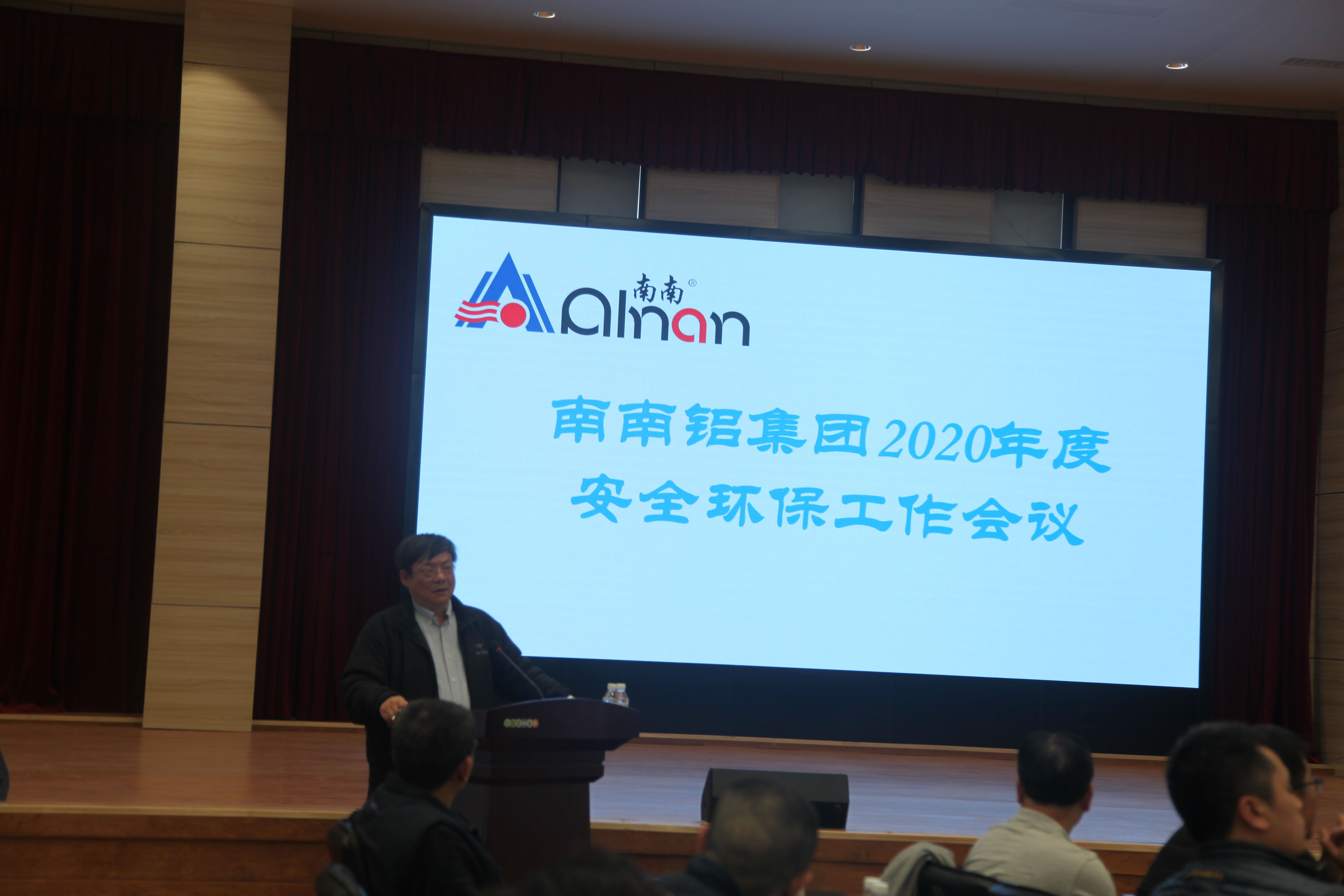 圖一:鄭董講話.JPG 圖一:鄭董講話.JPG